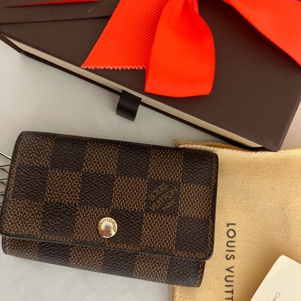 💰SALE💰Authentic Louis Vuitton 6 ring key holder